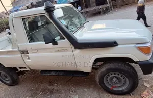 Toyota Land Cruiser 2008 White