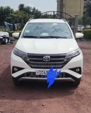 Photo - Toyota Rush 2021 Silver