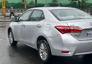 Toyota Corolla 2002 White