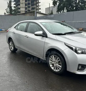 Toyota Corolla 2002 White