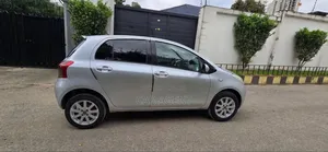 Toyota Yaris 2010 Silver