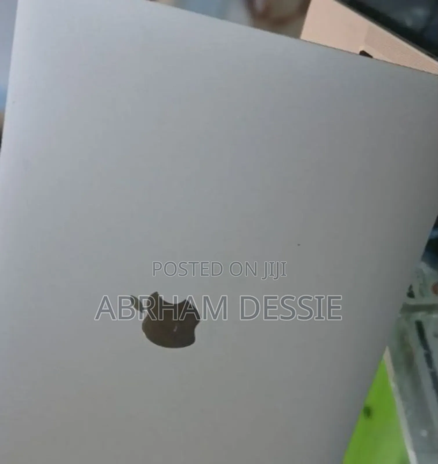 New Laptop Apple MacBook Pro 2022 M2 8GB Apple M2 SSD 256GB