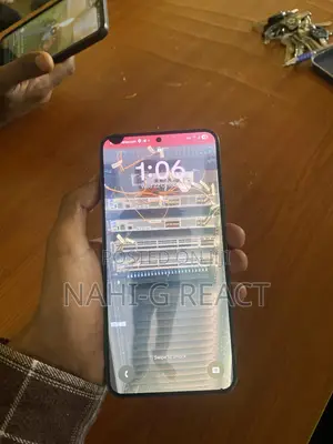 Photo - Samsung Galaxy S22+ 5G 256 GB Gray