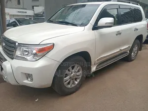 Toyota Land Cruiser 2015 White