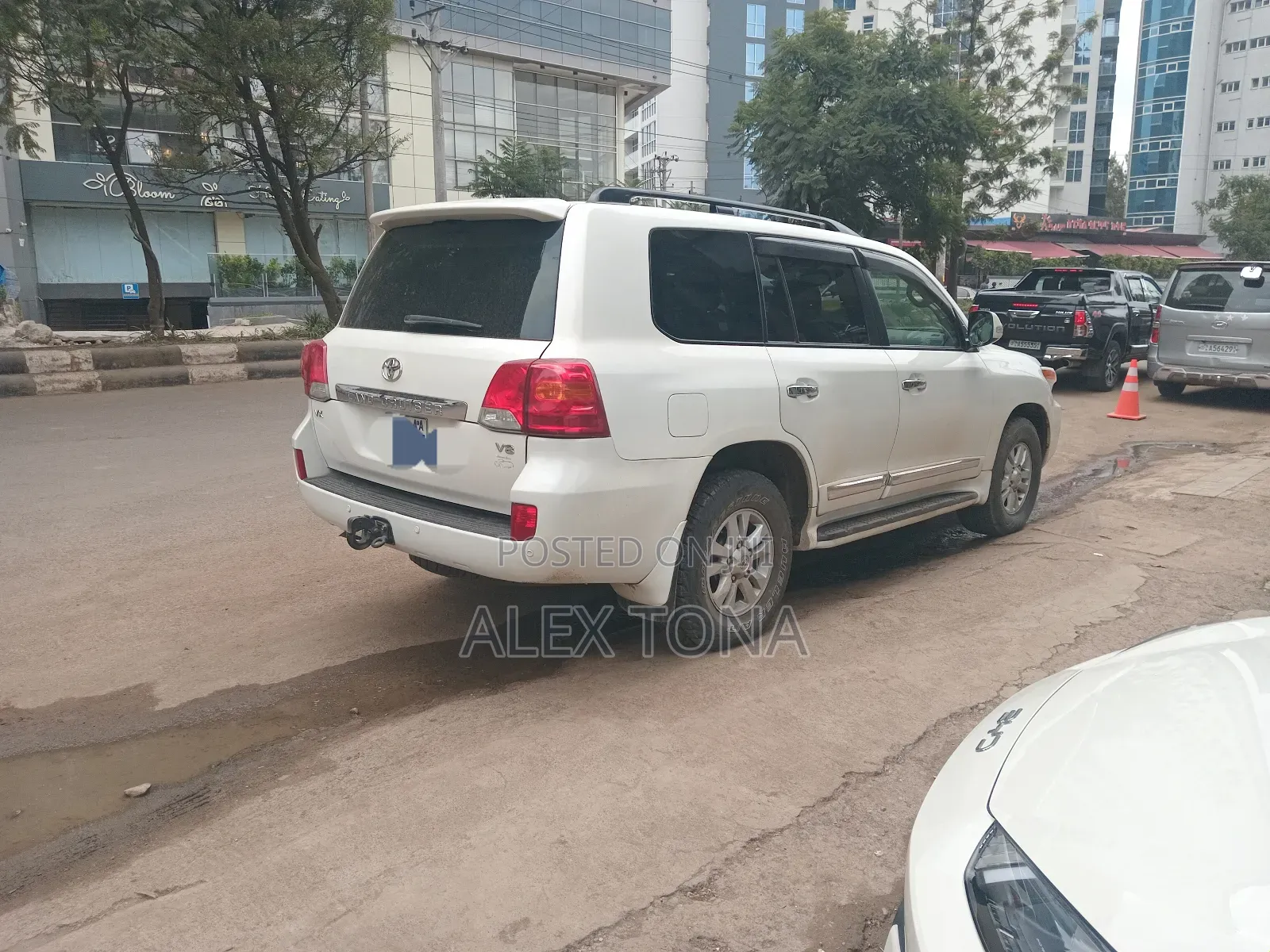 Toyota Land Cruiser 2015 White