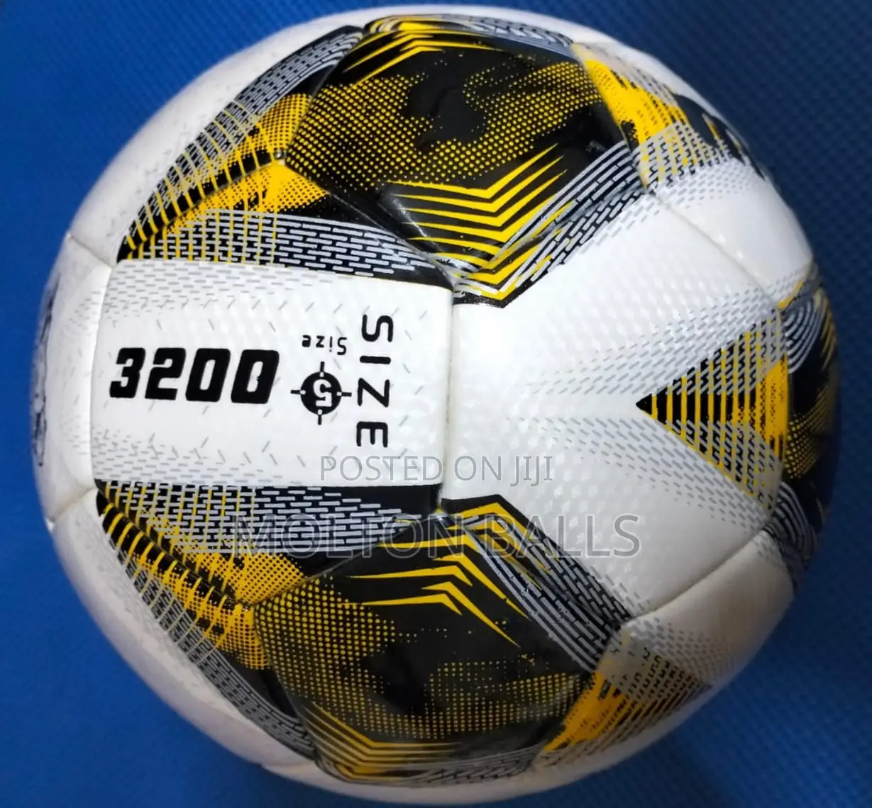 Molton Diamond Football Size 5