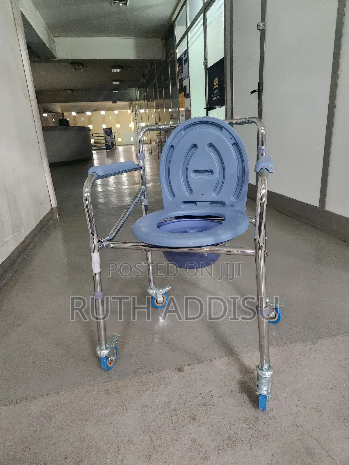Commode Four Wheel Drive Wheelchair奔跑wheelchair傳出wheelchair鳵你wheelchai