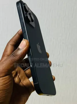 Photo - New Apple iPhone 16 Pro Max 256 GB Black