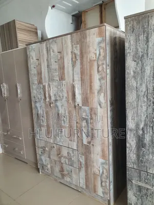 Photo - Lamineted Closet