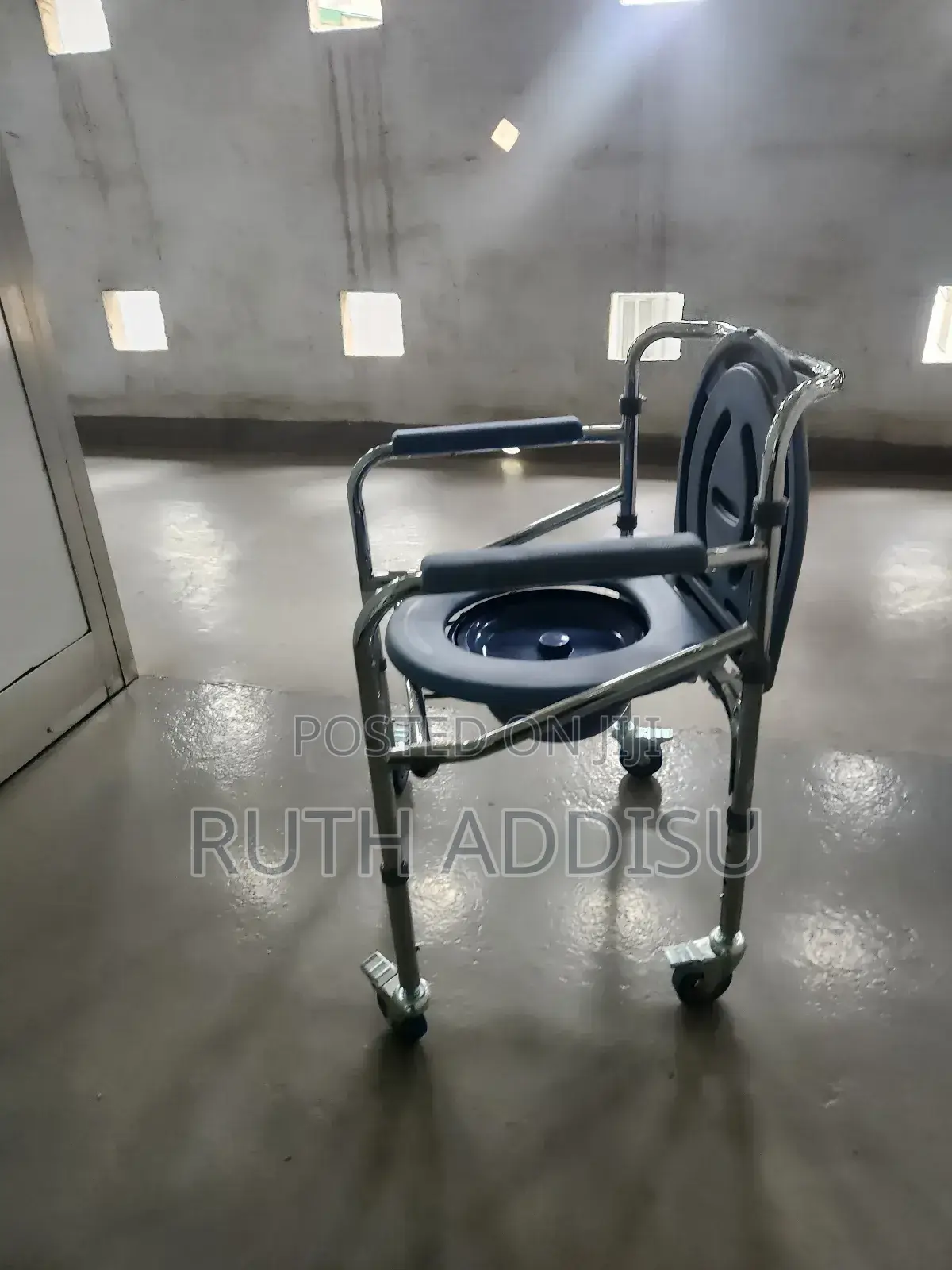 Commode Four Wheels Wheelchair奔波wheelchair Commode肢曾wheelchair