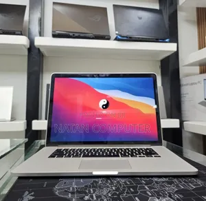 New Laptop Apple MacBook Pro 2015 16GB Intel Core i7 SSD 256GB