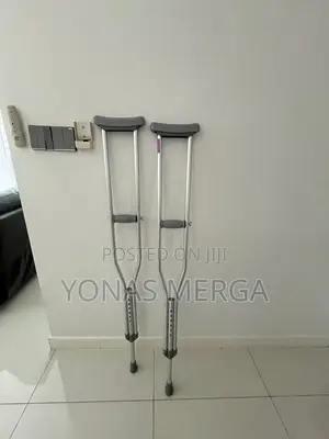 Photo - Crutches for Walking/Made of Aluminum臣商crutches㫻㫻additional Strength