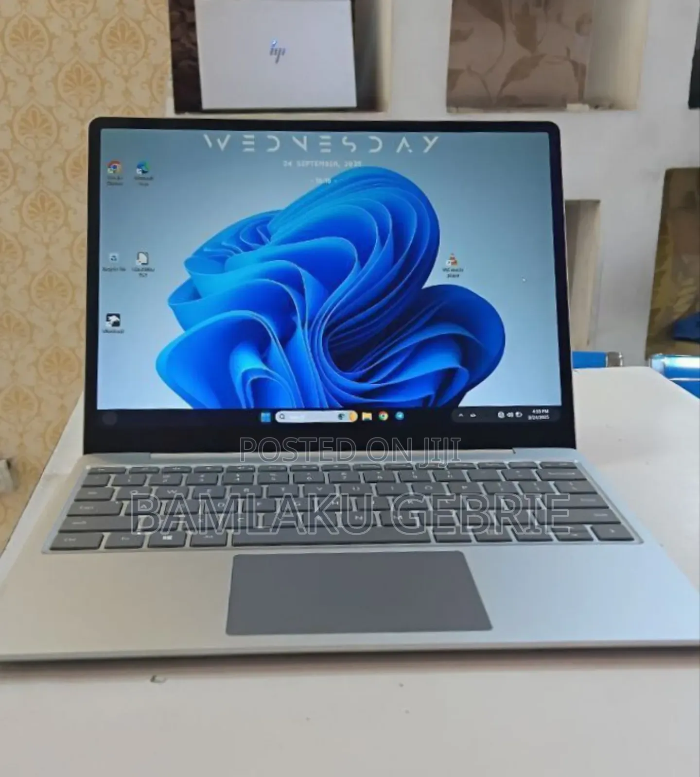 New Laptop Microsoft Surface Laptop 8GB Intel Core I5 SSD 128GB