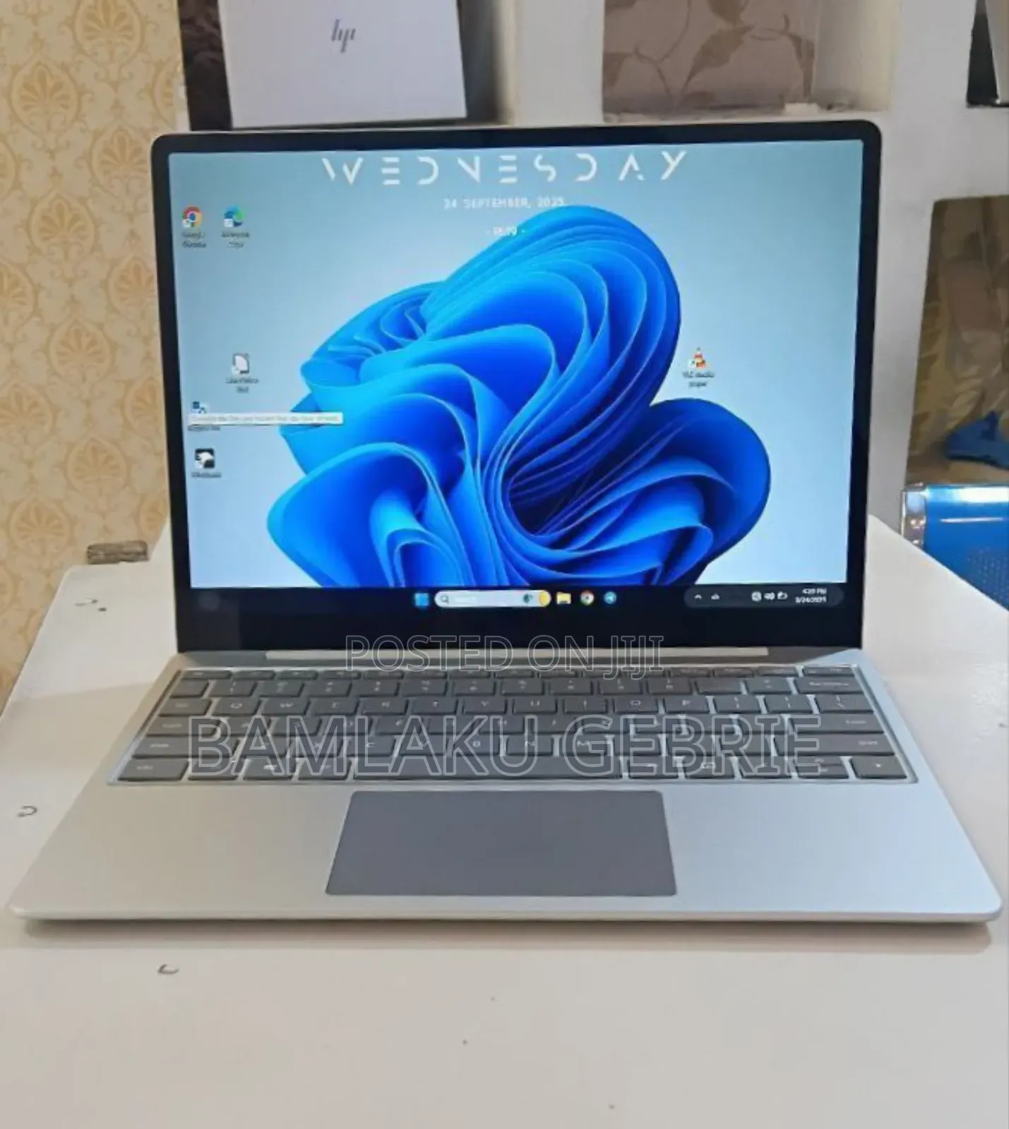 New Laptop Microsoft Surface Laptop 8GB Intel Core I5 SSD 128GB