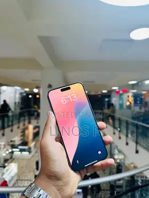 Photo - Apple iPhone 15 Pro Max 256 GB Silver