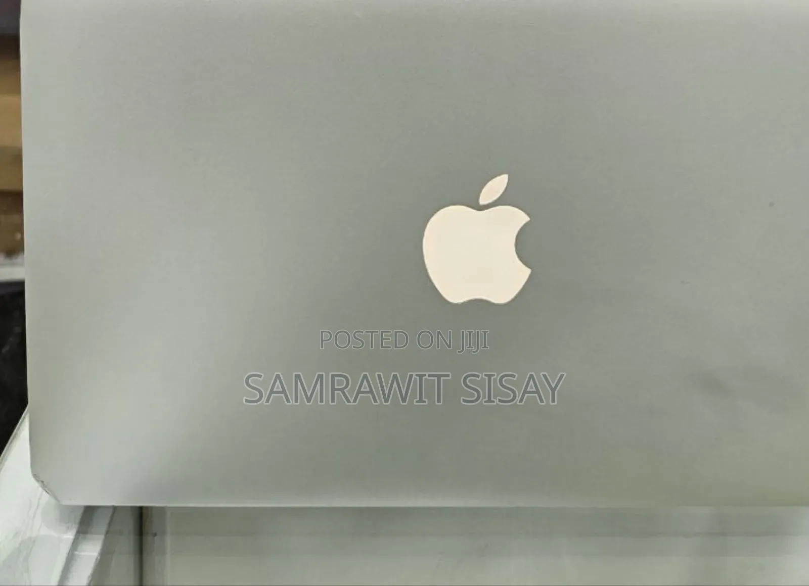 New Laptop Apple MacBook 2015 8GB Intel Core I5 SSD 128GB