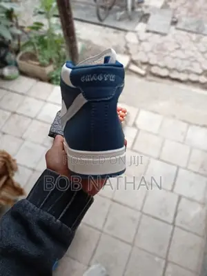 New Women’S and Man’S Shoes