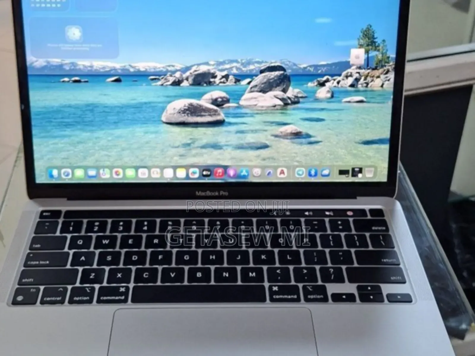 New Laptop Apple MacBook Pro 2022 M2 8GB Apple M2 SSD 512GB