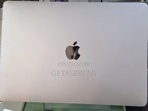 New Laptop Apple MacBook Pro 2022 M2 8GB Apple M2 SSD 512GB