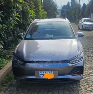 Photo - New BYD E2 43 kWh 94 hp FWD 2025 Gray