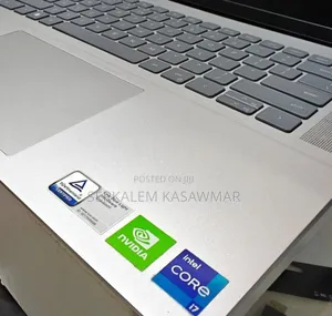 Photo - New Laptop Dell Inspiron 16 5620 16GB Intel Core I7 SSD 512GB