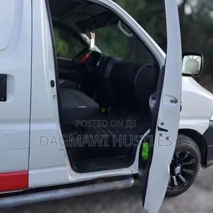 Toyota HiAce 2011 White