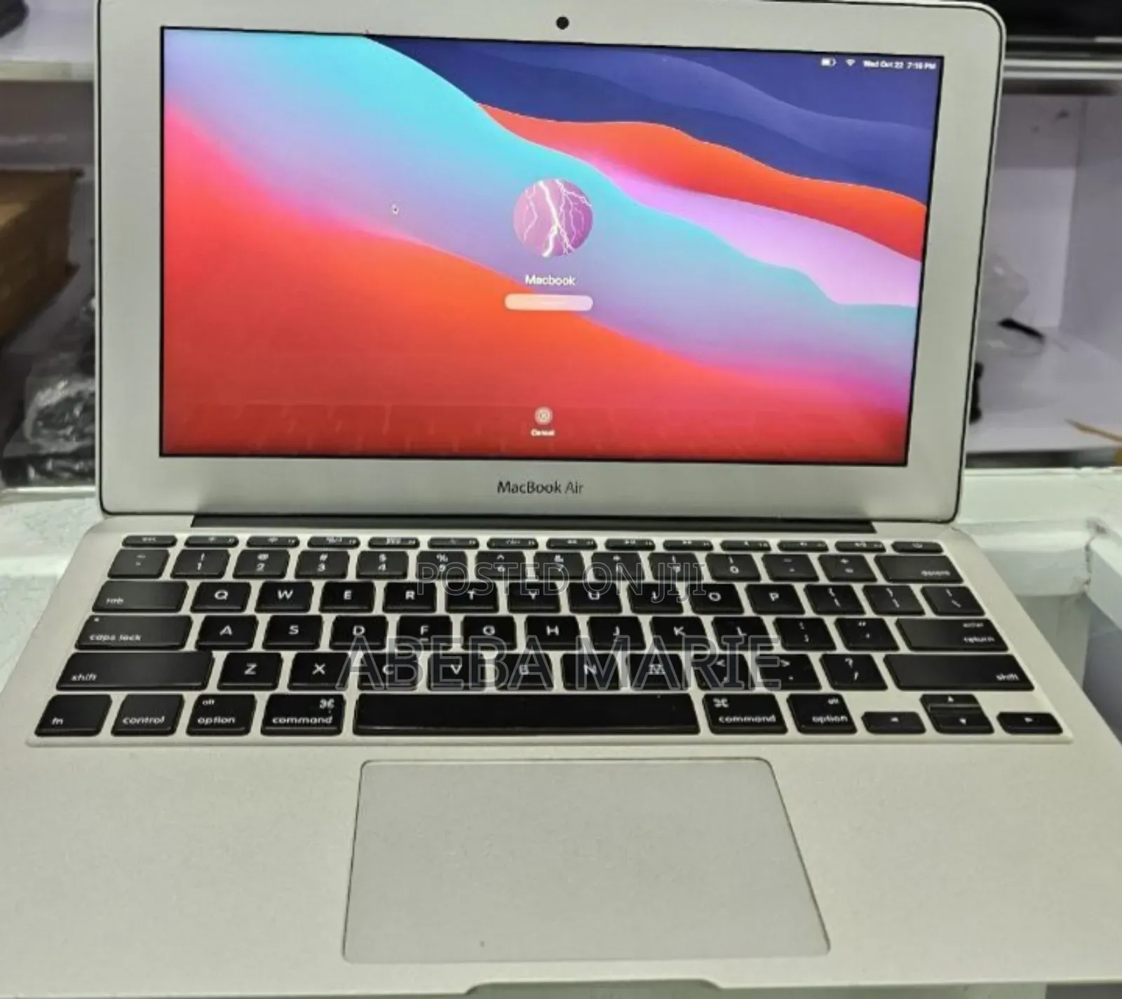 New Laptop Apple MacBook Air 2015 8GB Intel Core I5 SSD 128GB