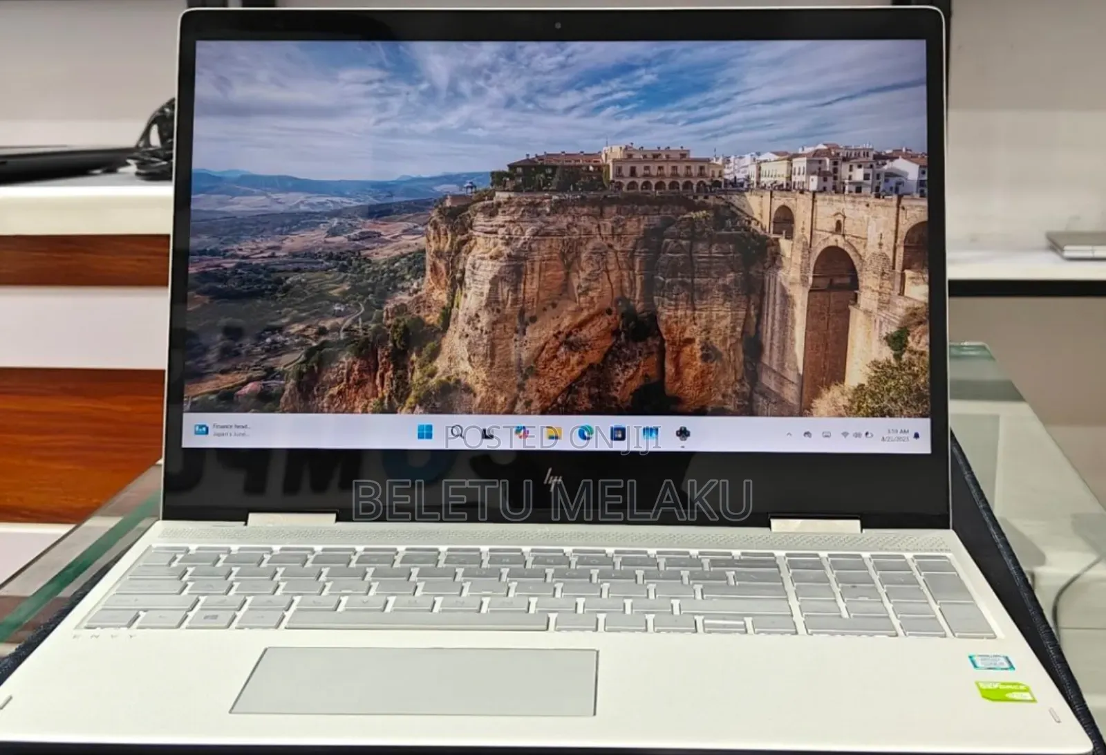 New Laptop HP Envy X360 8GB Intel Core I5 SSD 512GB