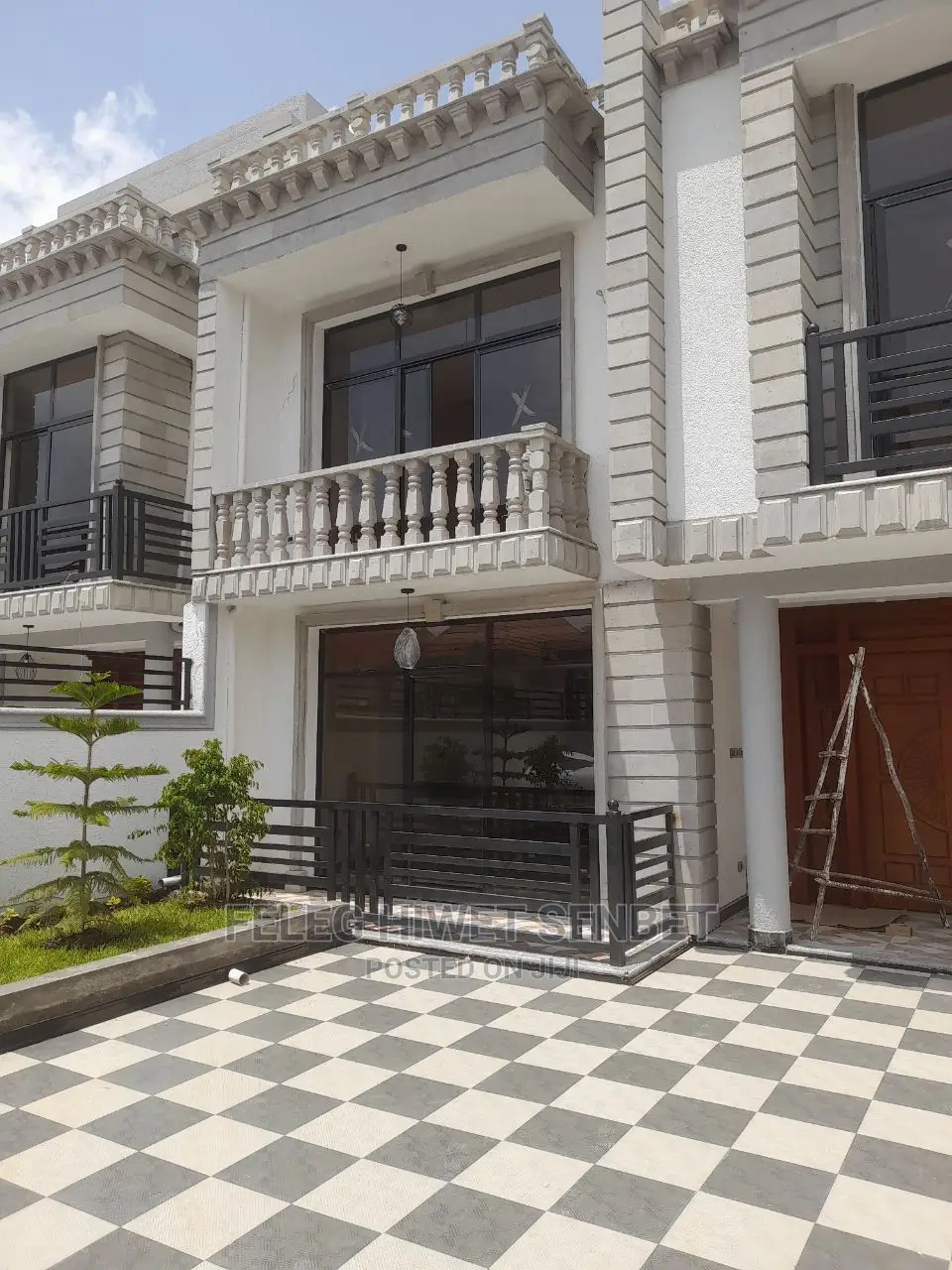 6bdrm House in አአ, Bole for Sale