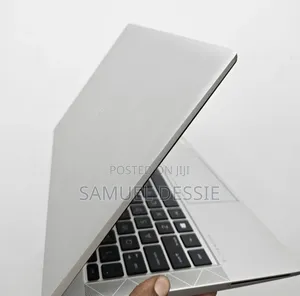 New Laptop HP EliteBook 830 G8 16GB Intel Core I7 SSD 512GB