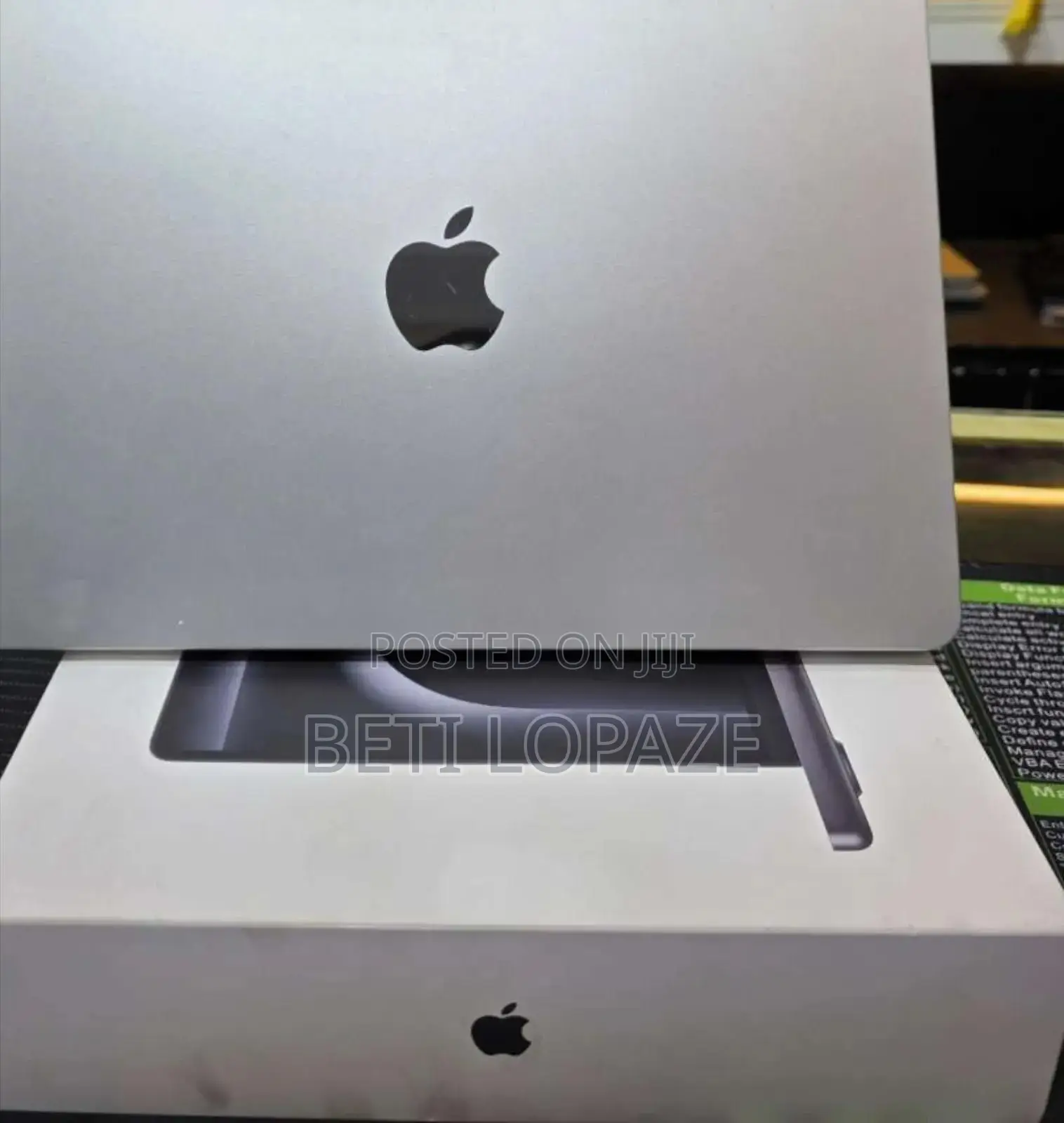 New Laptop Apple MacBook Air 2022 M2 16GB Intel Core i5 SSD 256GB