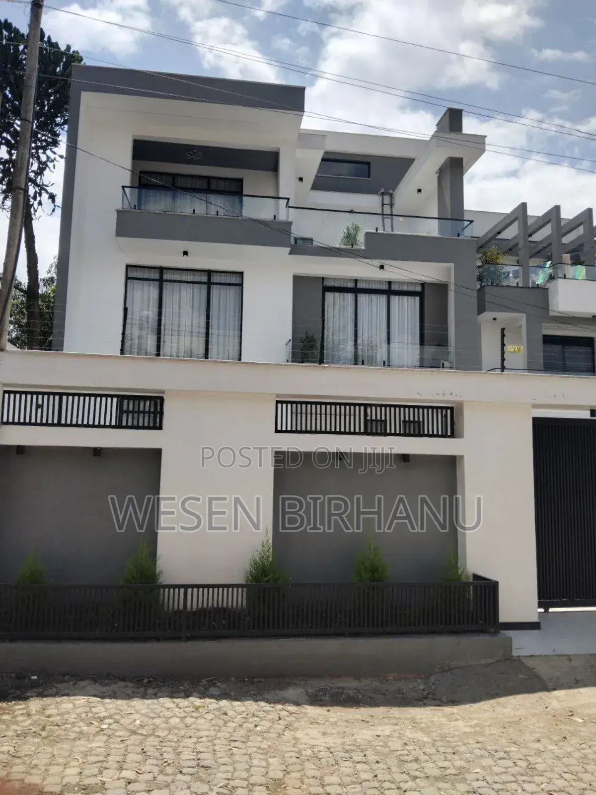 9bdrm Townhouse/Terrace in ለክጀር ቤት, Yeka for sale