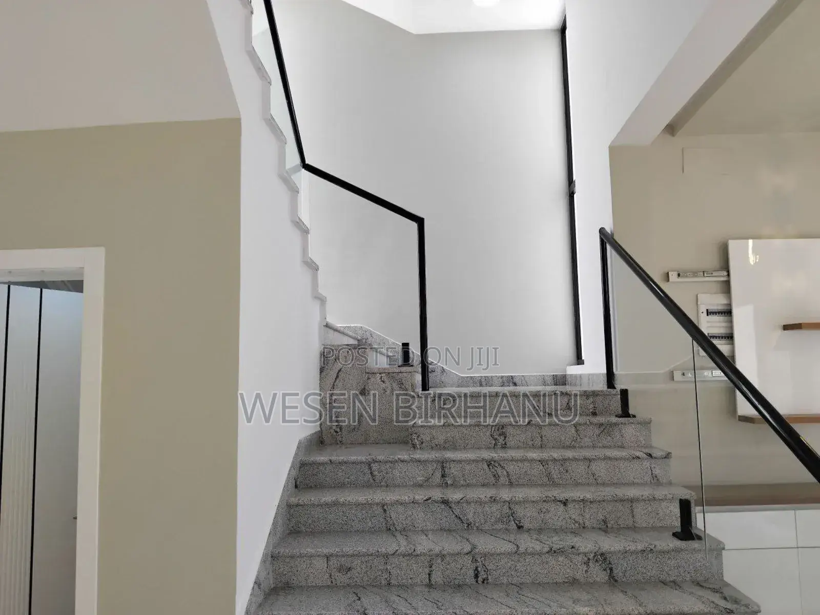 9bdrm Townhouse/Terrace in ለክጀር ቤት, Yeka for sale