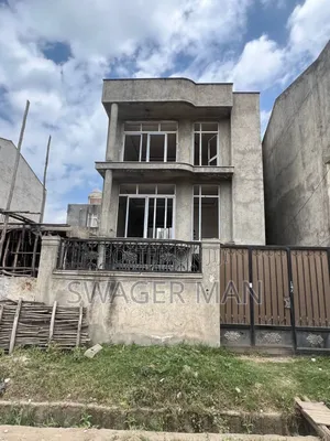 7bdrm Townhouse/Terrace in Tafo Ccd, Yeka for sale