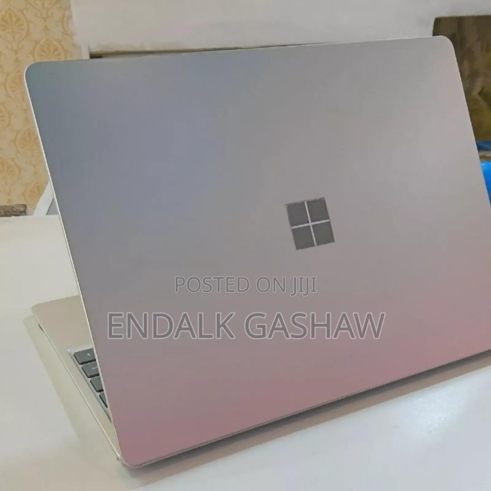 New Laptop Microsoft Surface 8GB Intel Core I5 SSD 128GB