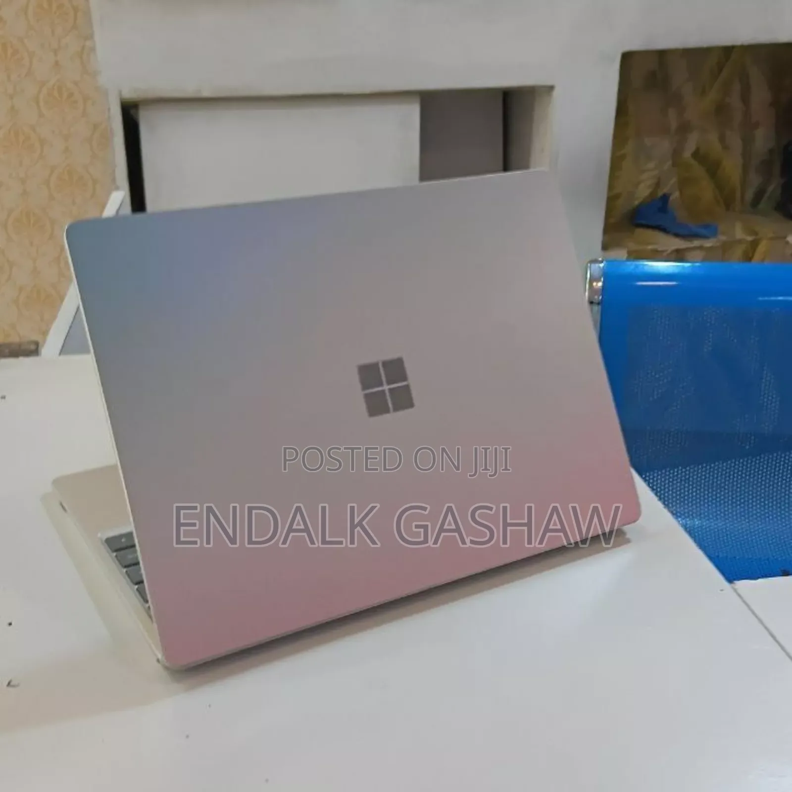 New Laptop Microsoft Surface 8GB Intel Core I5 SSD 128GB