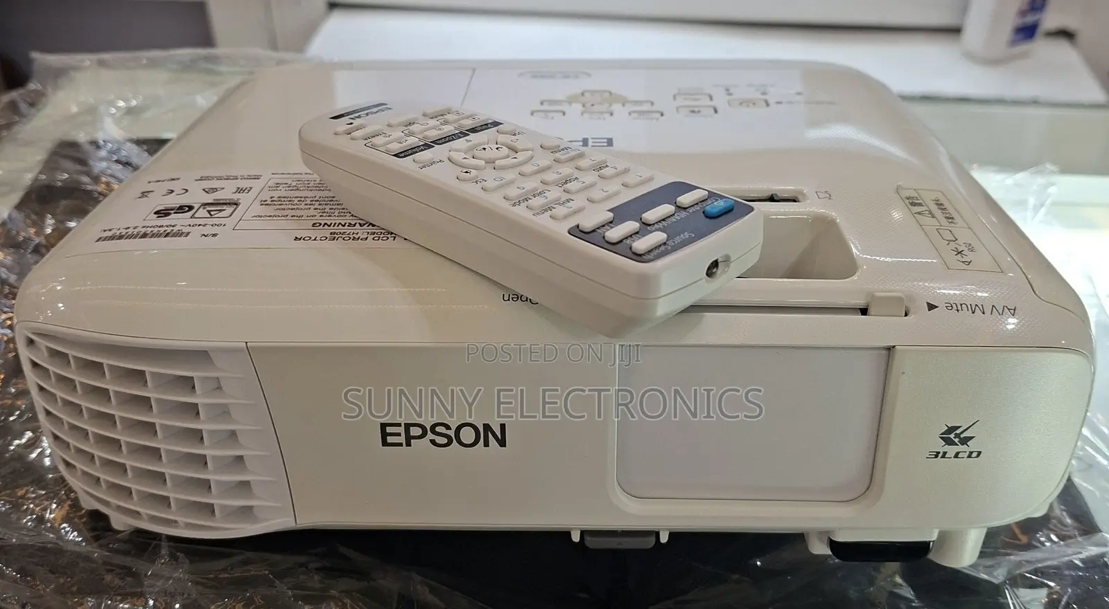Brand New Epson Projector Cb -x49