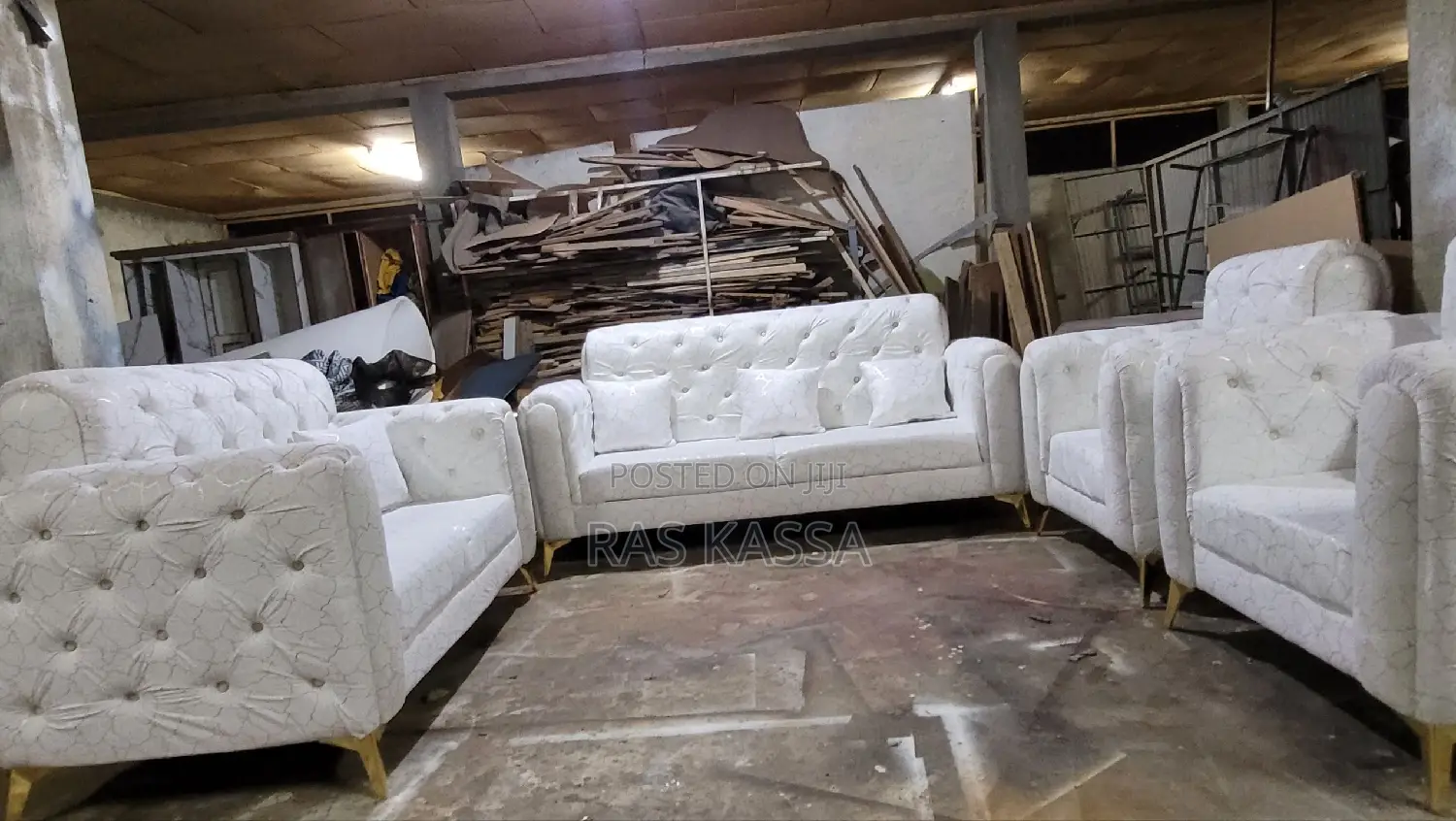 ቸስተር ፊልድ ሶፋ