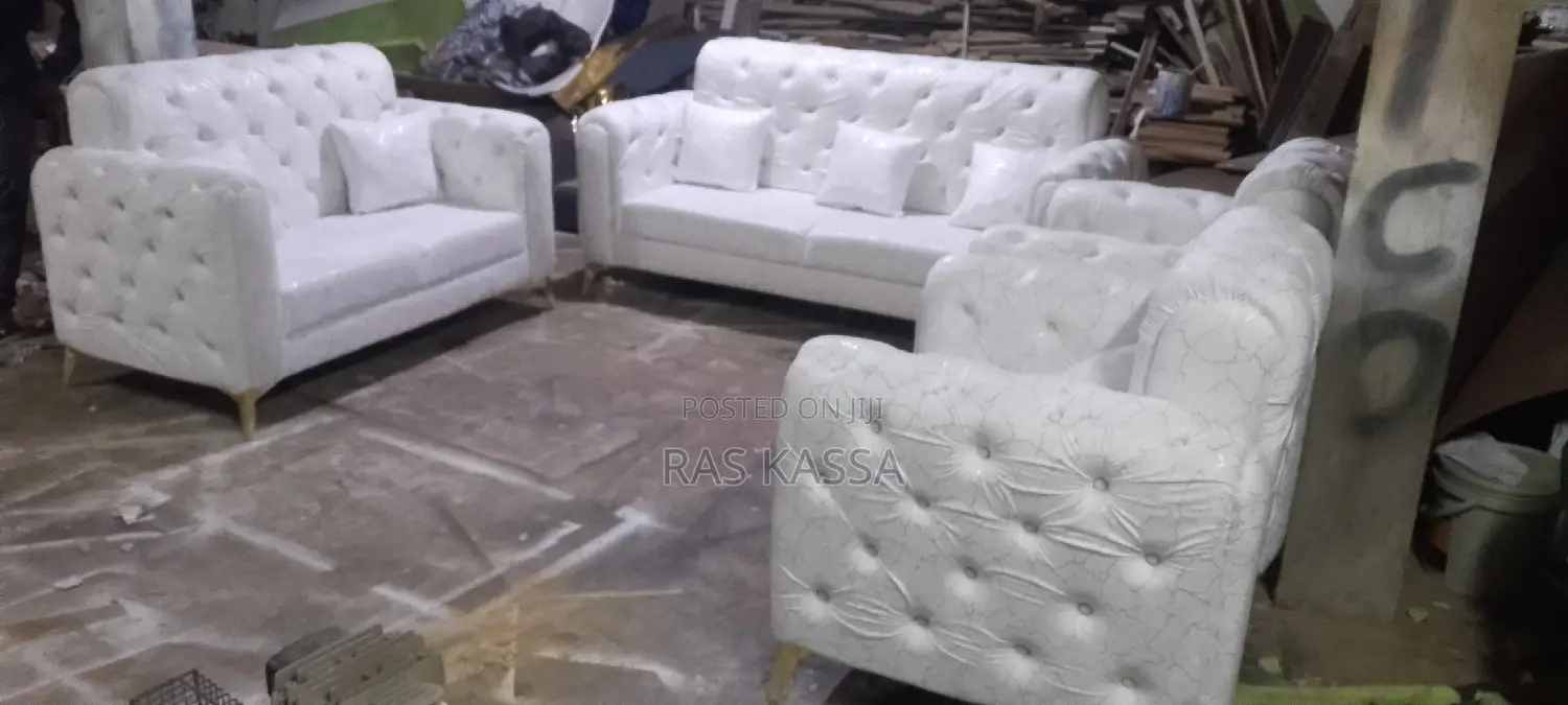 ቸስተር ፊልድ ሶፋ