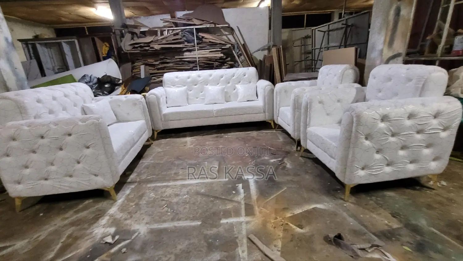 ቸስተር ፊልድ ሶፋ