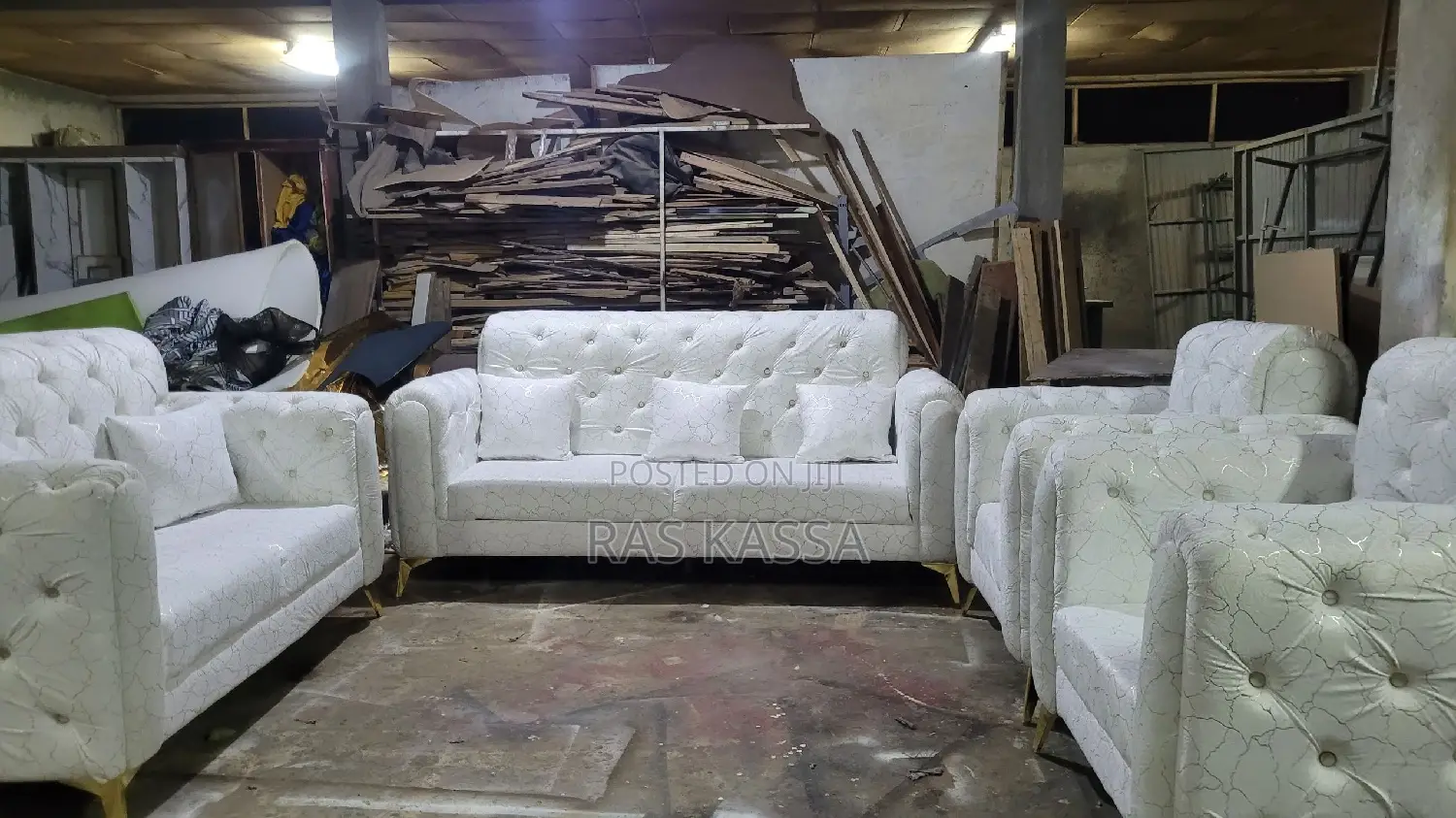 ቸስተር ፊልድ ሶፋ