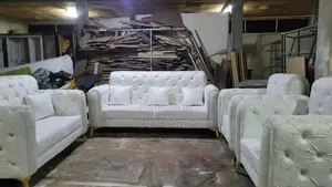 ቸስተር ፊልድ ሶፋ