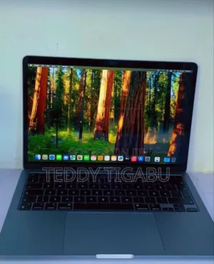 Photo - New Laptop Apple MacBook Pro 2020 M1 8GB Apple M1 SSD 512GB
