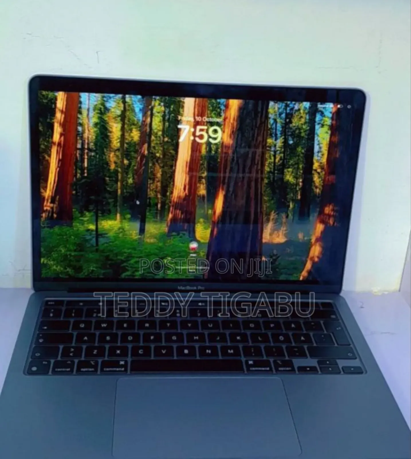 New Laptop Apple MacBook Pro 2020 M1 8GB Apple M1 SSD 512GB