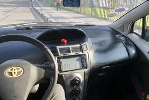 Toyota Yaris 2009 Silver