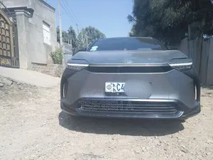 Photo - New Toyota bZ4X 2023 Gray