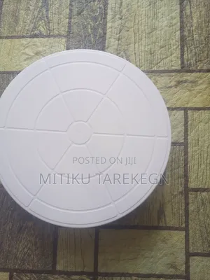 Revolving Cake Decorating Stand