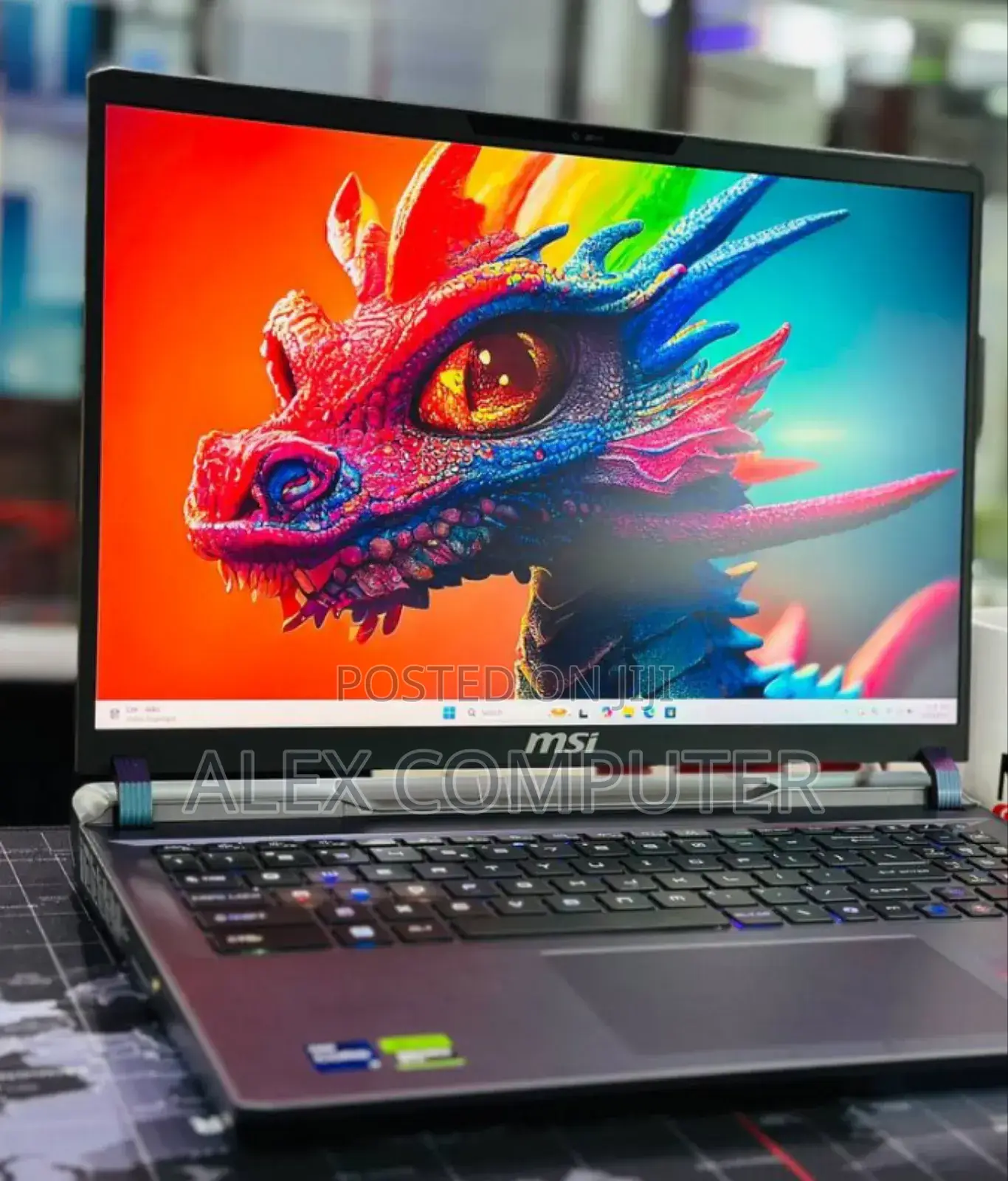New Laptop MSI Vector 17 HX AI A2XWJG 16GB Intel Core I9 SSD 512GB