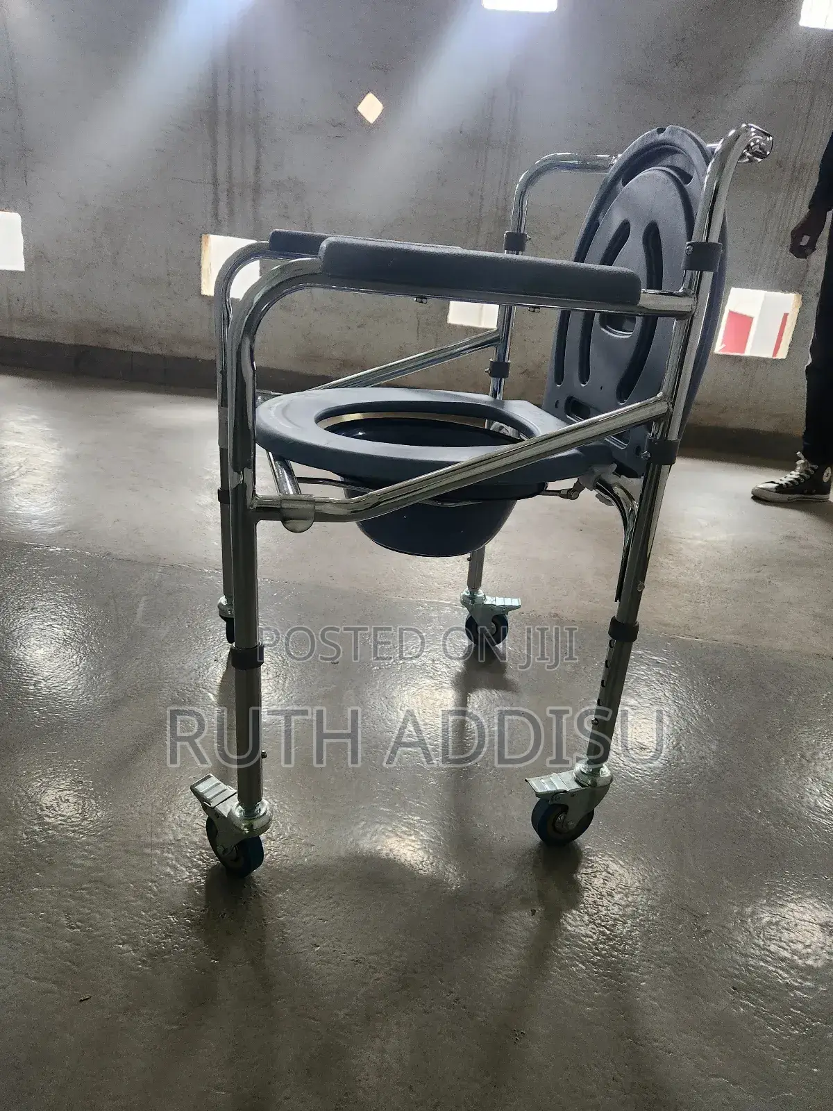 Commode Four Wheel Wheelchair麻豆commode Shower Plated Wheelchair