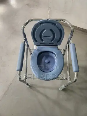 Four Wheel Commode Wheelchair奢望medical Commode Chair肺部toilet Chair New